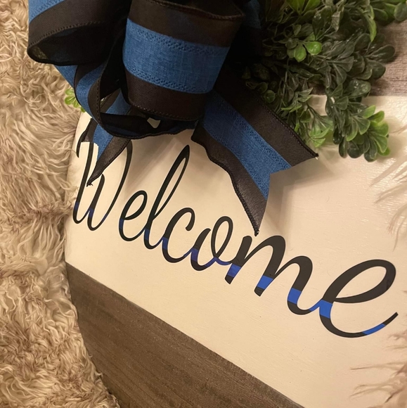 "Thin blue line" Handmade Welcome door Sign - Picture 4 of 6